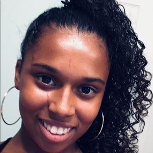 Meet your Posher, Jena